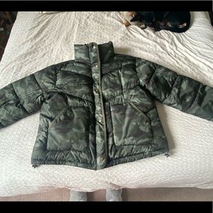 Camouflage Puffer Jacket Old Navy Sz Medium